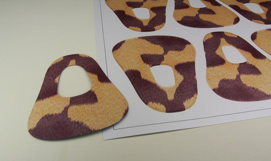 laser cutting of Double-sided prntoing paper - (design: DO STUDIO)