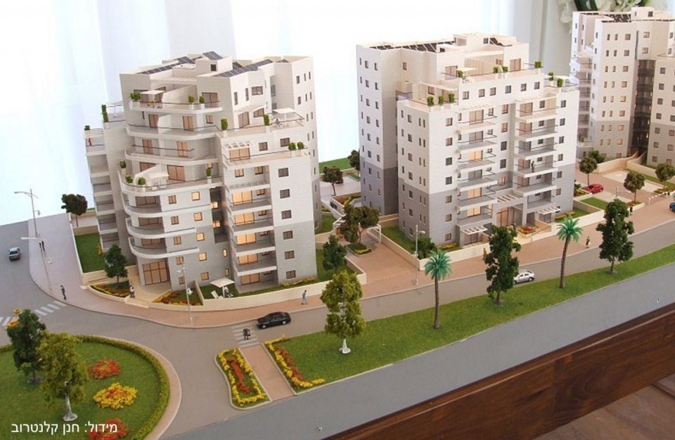חיתוך מודל ארכיטקטוני בלייזר. מידול: חנן קלנטרוב